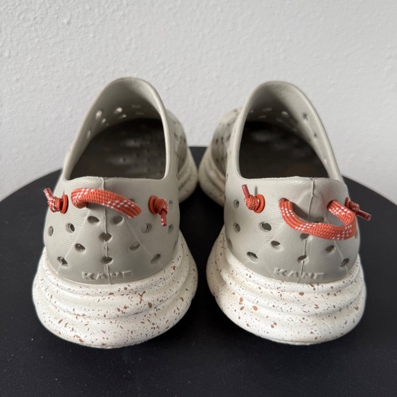 Kane Revive Active Recovery Shoe – Stone / Speckled - Picture 2 of 5